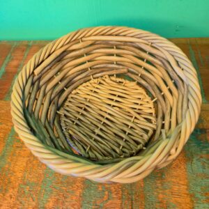 Cesto Cachepot na Fibra de Rattan Sintética Revestida em Ferro - P - Imagem 5