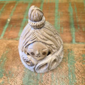 Boneca Porta Velas em Cerâmica - Juliana Takayama - Imagem 4