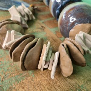 Colar Folha Escultura em Cerâmica - Imagem 7