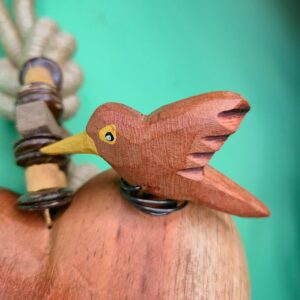 Colar com Pássaros em Madeira - Imagem 5