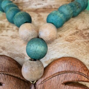 Colar Folha Verde em Madeira - Imagem 5