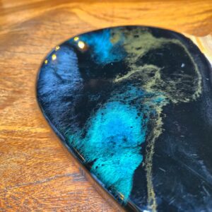 Tábua Coração em Madeira com Resina - Preto Marmorizado - Imagem 4