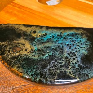 Tábua Redonda em Madeira com Resina - Preto Marmorizado - Imagem 4