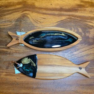 Bandeja Peixe em Madeira com Resina - Preto Marmorizado