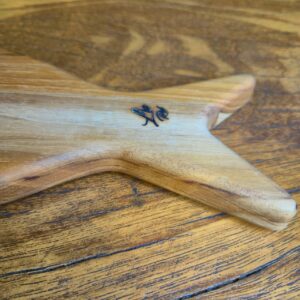 Tábua Peixe em Madeira com Resina - Preto Marmorizado - Imagem 5