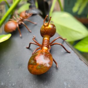 Filhote Formiga em Ferro com imã - PP - Imagem 3