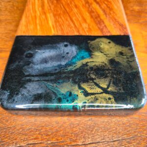 tábua M em Madeira com Resina - Preto Marmorizado - Imagem 4