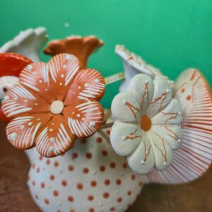 Galinha de Cerâmica com Flores - Branco P - Imagem 4