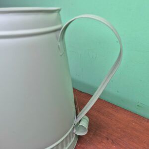 Jarro de Lata Base em Detalhes Canelado - Imagem 5