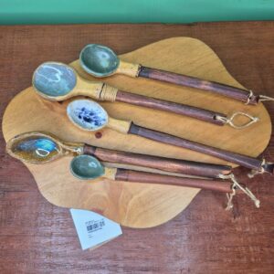 Colher em Cerâmica e Madeira Cor Verde e Azul - Juliana Takayama