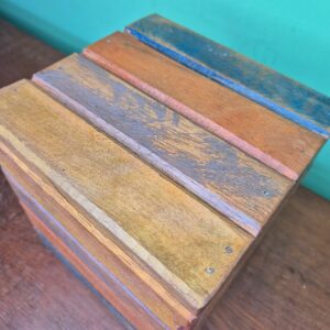 Mini Banquinho em Madeira - Colorido - Imagem 4