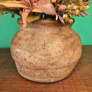 Composição Vaso rústico com Arranjo - Mini Lírios - Imagem 3