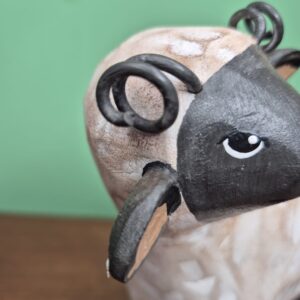 Carneiro em Pé - Imagem 3