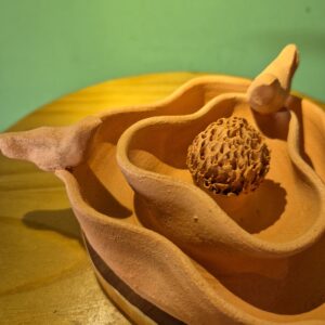 Flor de Cheiro G Terroso com 2 passaros - Juliana Takayama - Imagem 3