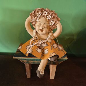 Boneca de Ceramica e ferragem G - vestido amarelo e sapato marrom