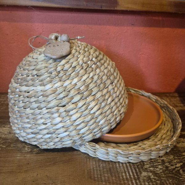 Cobre-Bolo Artesanal em Palha com Prato – 26 cm