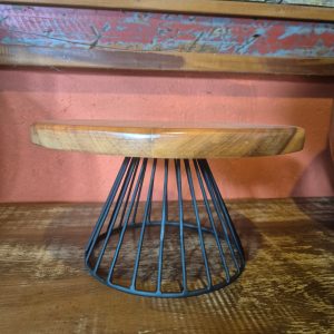 Boleira Redonda em Madeira com Base de Ferro – 30 cm - Imagem 2