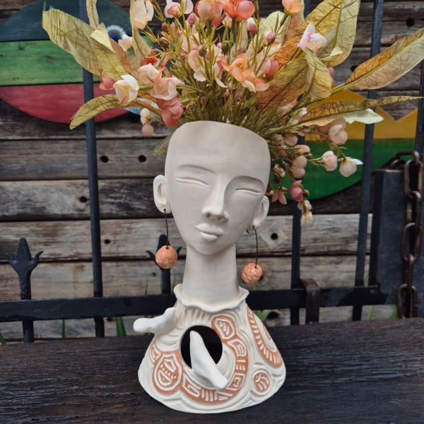 Escultura Vaso Feminina Artesanal – Juliana Takayama